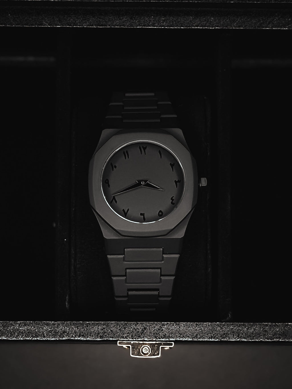 Black Aura – Minimalist Luxury Men’s Watch