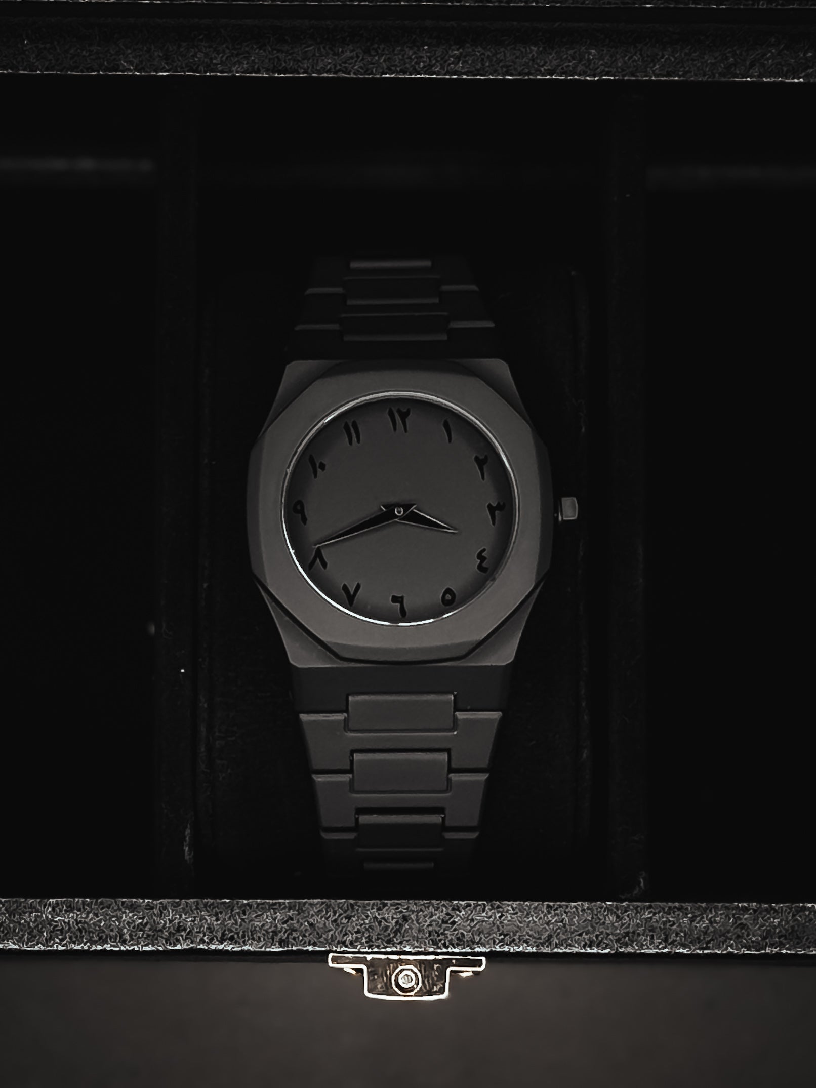 Black Aura – Minimalist Luxury Men’s Watch