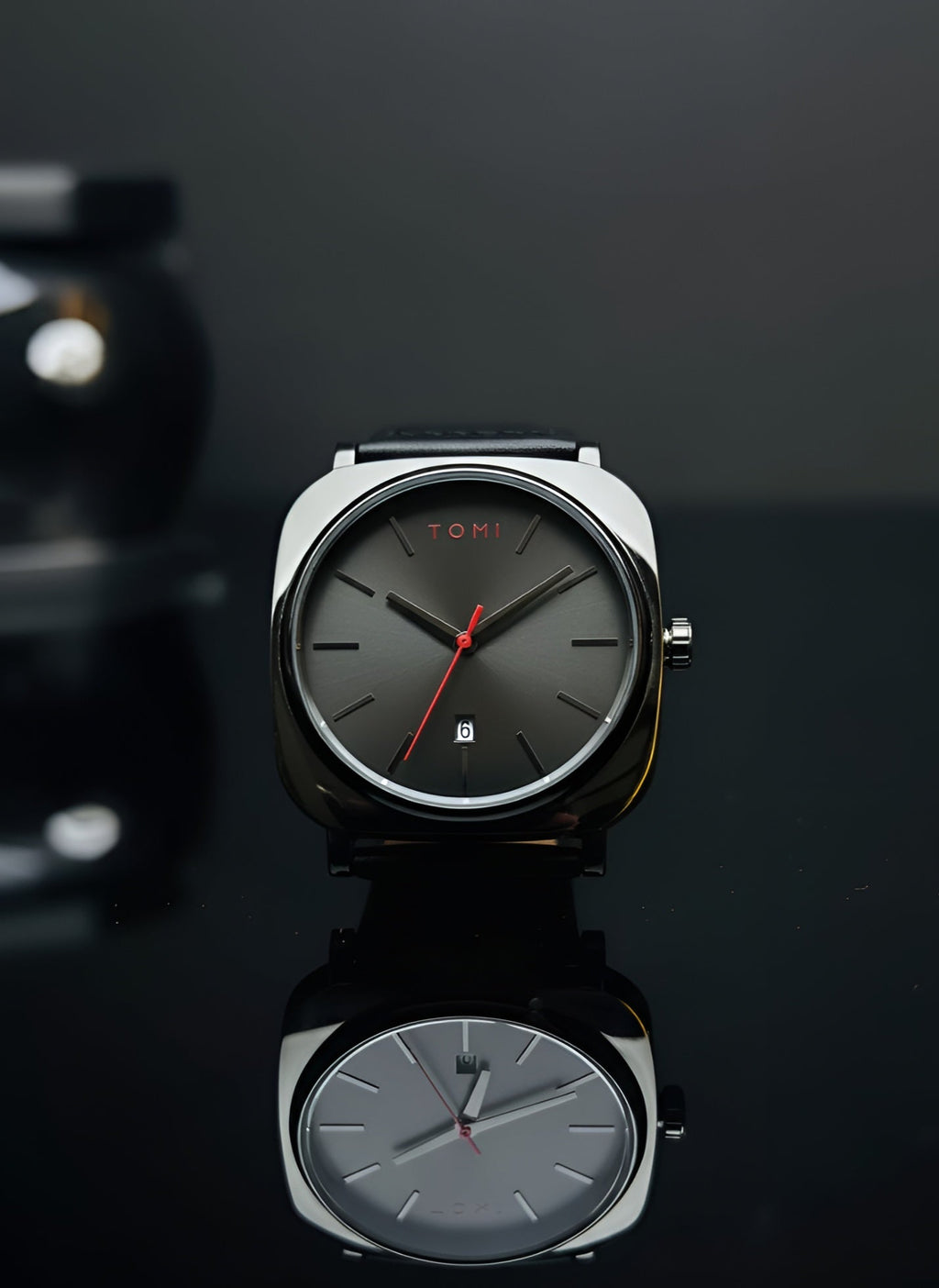 TOMI Classic Men’s Watch – Black Leather Strap