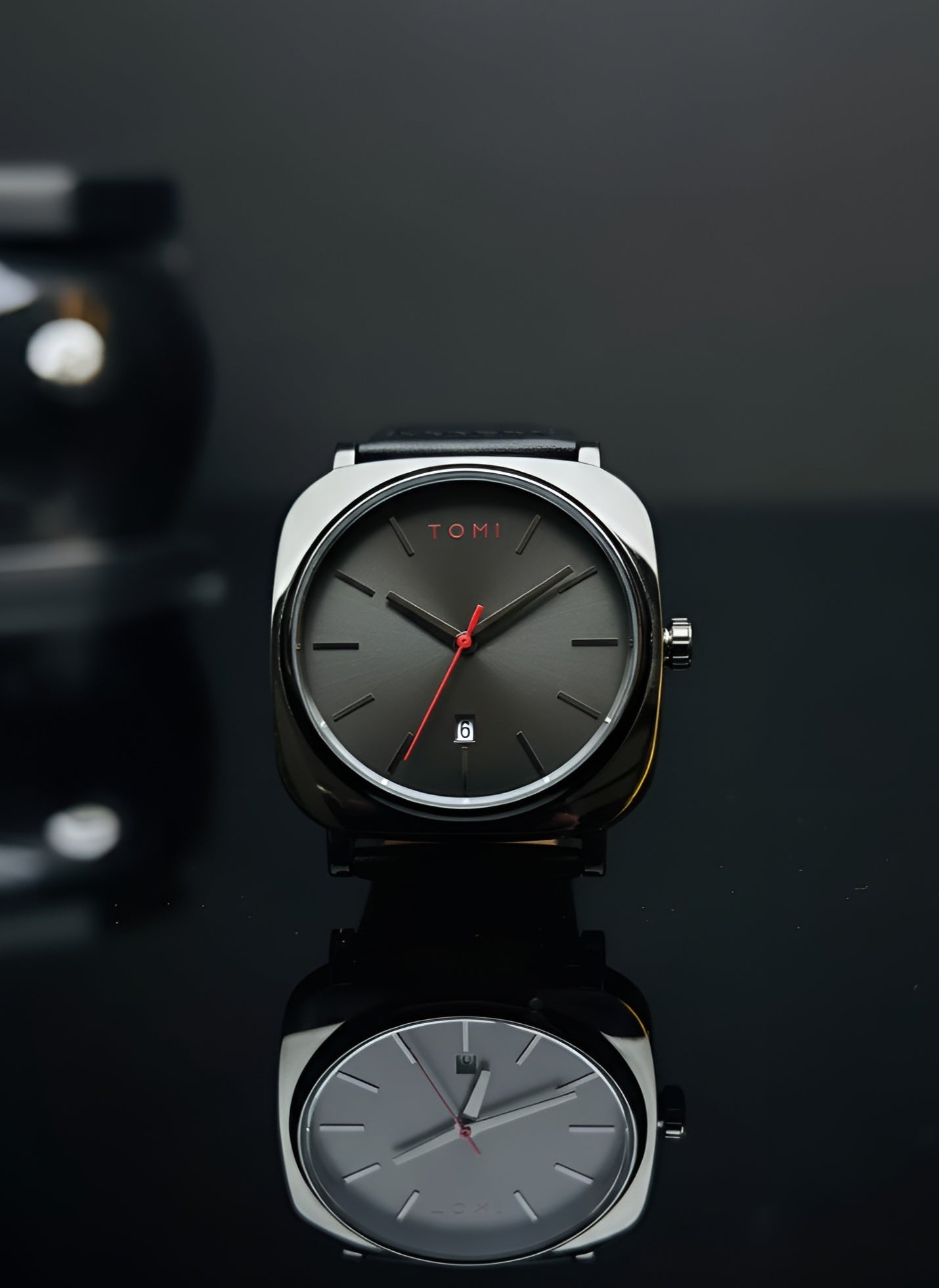 TOMI Classic Men’s Watch – Black Leather Strap