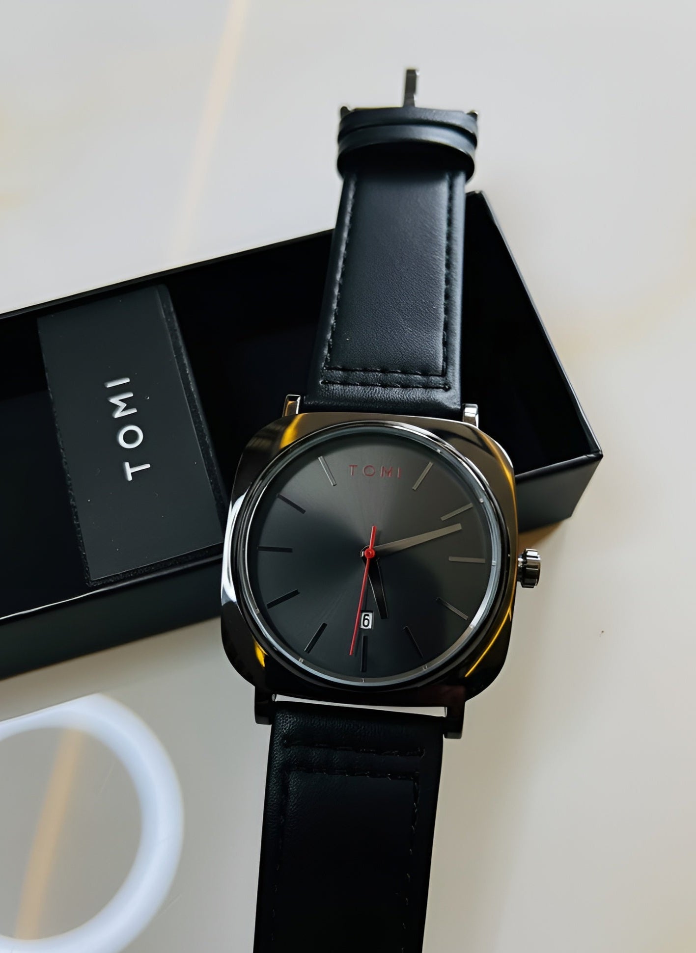 TOMI Classic Men’s Watch – Black Leather Strap